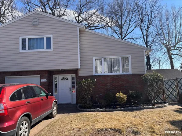 1135 Tuxedo Sq, Teaneck, NJ 07666