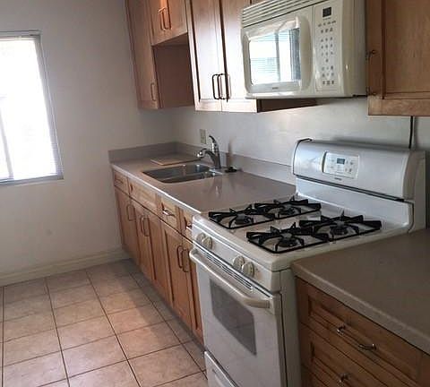3rd image of 4118 Louisiana St #1/2