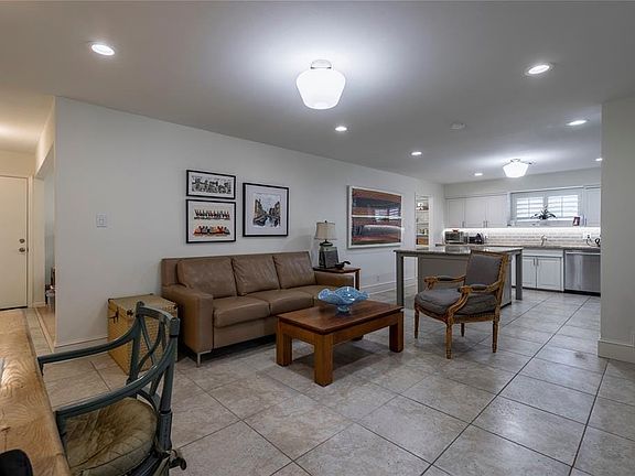 3rd image of 10318 Crittendon Dr