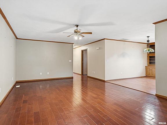 4th image of 2424 Neil St