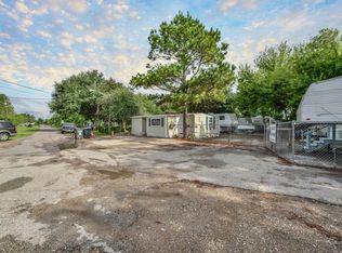 4815 16th St, Bacliff, TX 77518