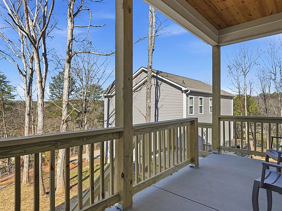 4th image of 107 Jamestown Rd