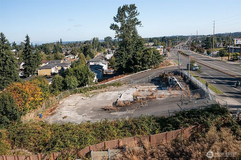 4th image of 27905 pacific Highway S