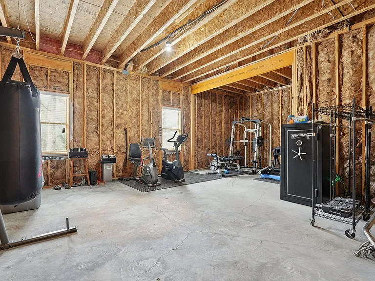 343 Summer Garden Dr — Photo 77