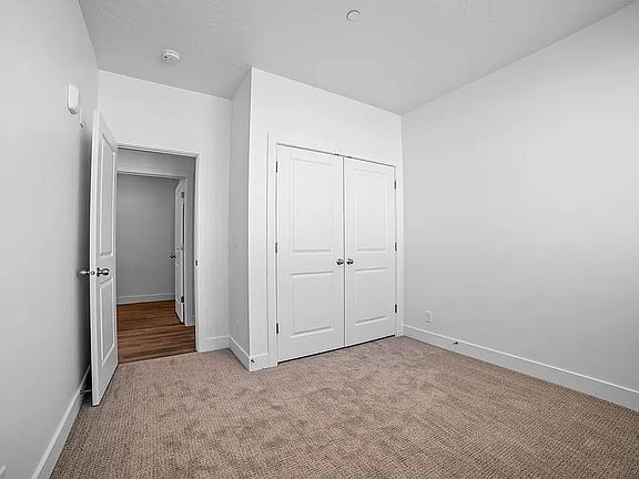 4th image of 5801 S Garnet Dr #6201