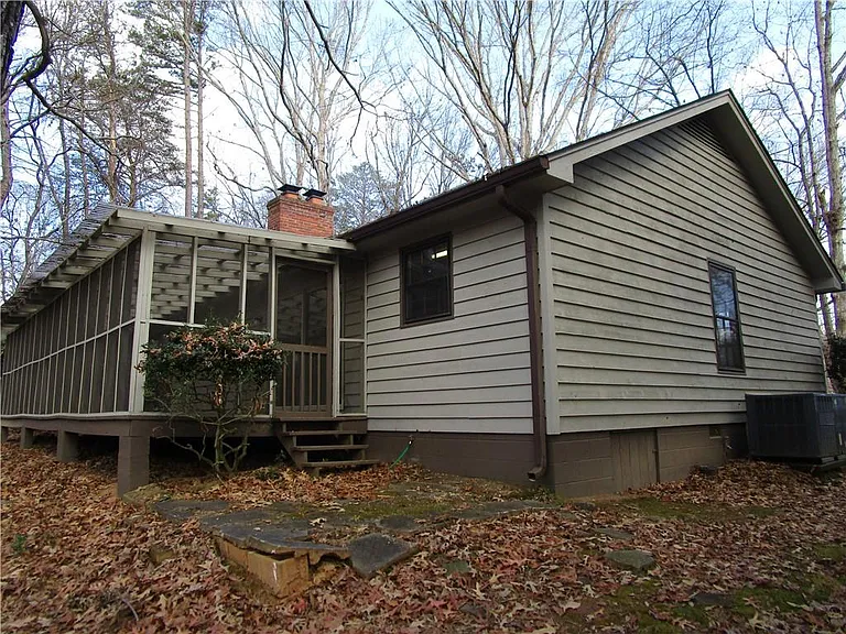 3730 Newport Dr — Photo 6
