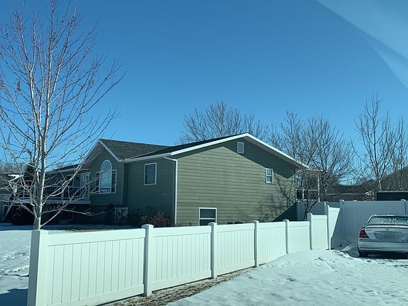 2nd image of 1162 12th St E