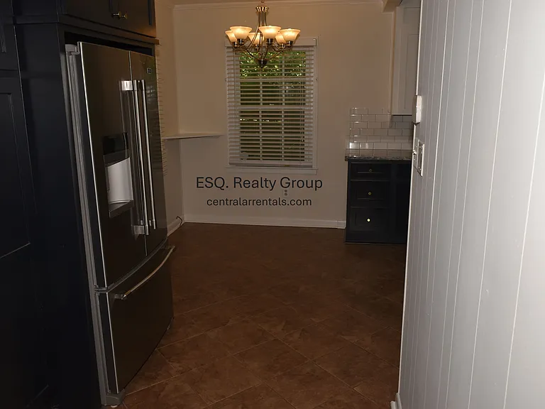 1120 N Taylor St — Photo 4
