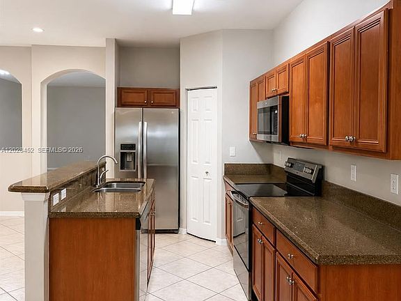 4th image of 13147 SW 42nd St #6103