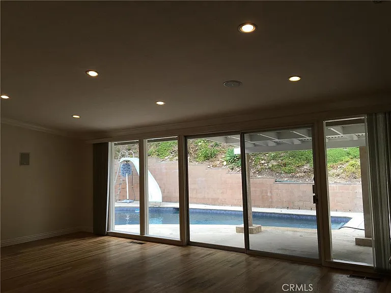 27143 Pembina Rd — Photo 8