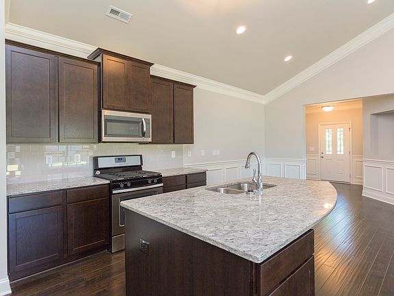5th image of 7105 Ensworth Ct NW