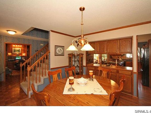 5th image of 23 Autumn Glen Dr