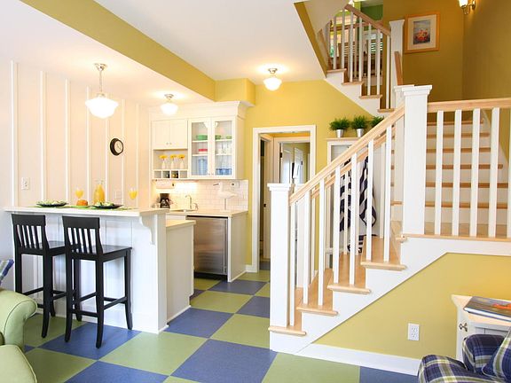 3rd image of 2059 Lake St #7