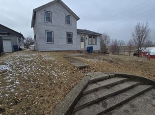 200 Muscatine St, Dixon, IA 52745
