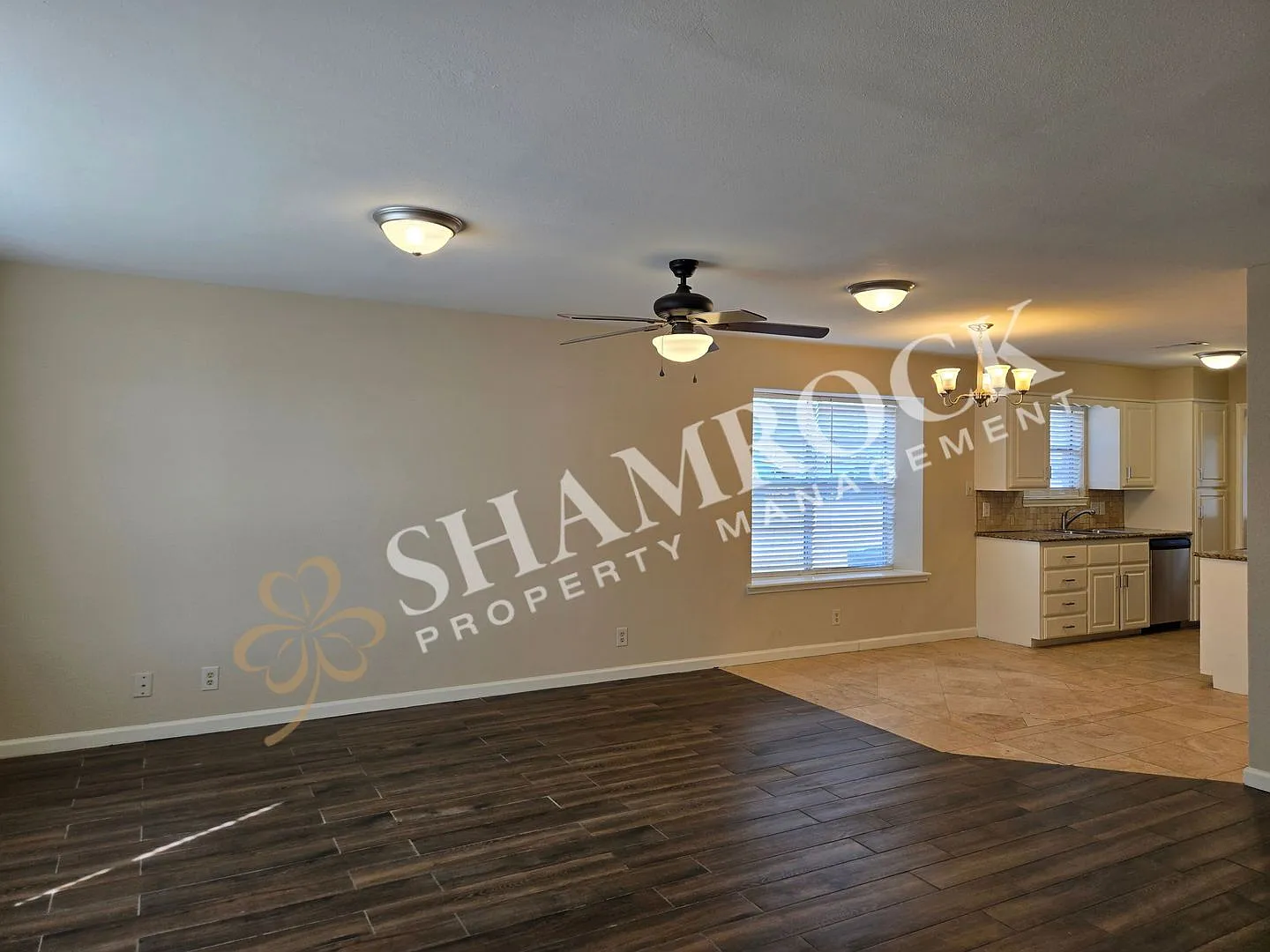 3/2 Robinson Duplex — Photo 3