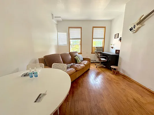 Rented by Capri Jet Realty Corp | media 3