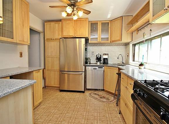 2nd image of 11 Bristol Pl