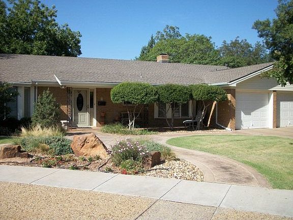 3rd image of 7712 Knoxville Dr