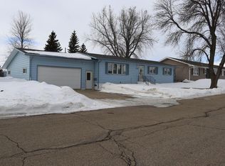 215 Secarse Dr, Valley City, ND 58072