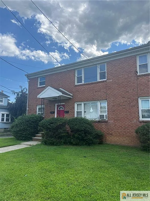 2 bed, 1.0 bath, $2,275 — Photo 2