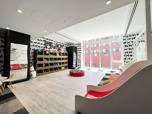 Rented by Villa Spaces Inc. | media 27