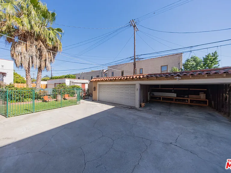 8230 Blackburn Ave #1 — Photo 17