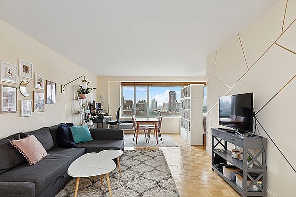 1st image of 392 Central Park W APT 15U