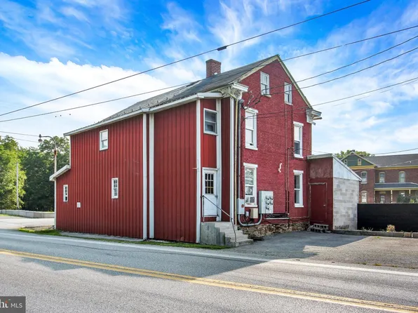 5998 Colonial Valley Rd, Spring Grove, PA 17362