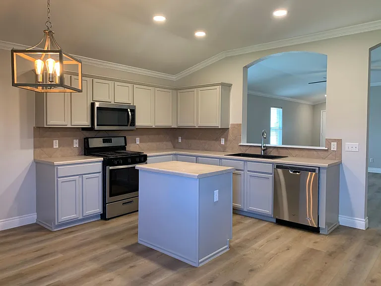 509 Golden Gate Dr — Photo 8