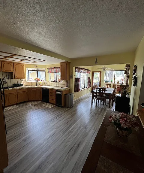 4004 Pearl Rd — Photo 4