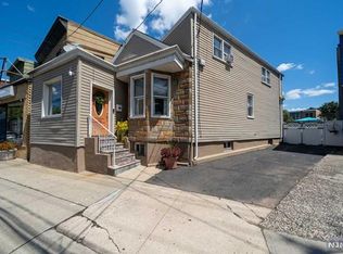 1532 Paterson Plank Rd, Secaucus, NJ 07094