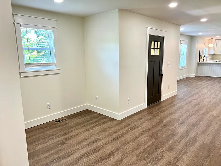 3111 Valley View Dr — Photo 6