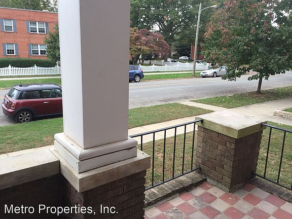 5th image of 3309 W Grace St APT 2