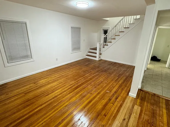 119-13 Guy Brewer Boulevard image 1 of 17