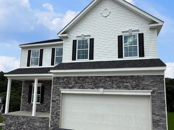 215 Creekside Dr, Oakdale, PA 15071