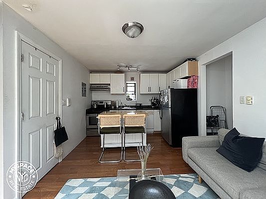 3rd image of 642 Driggs Ave APT 3