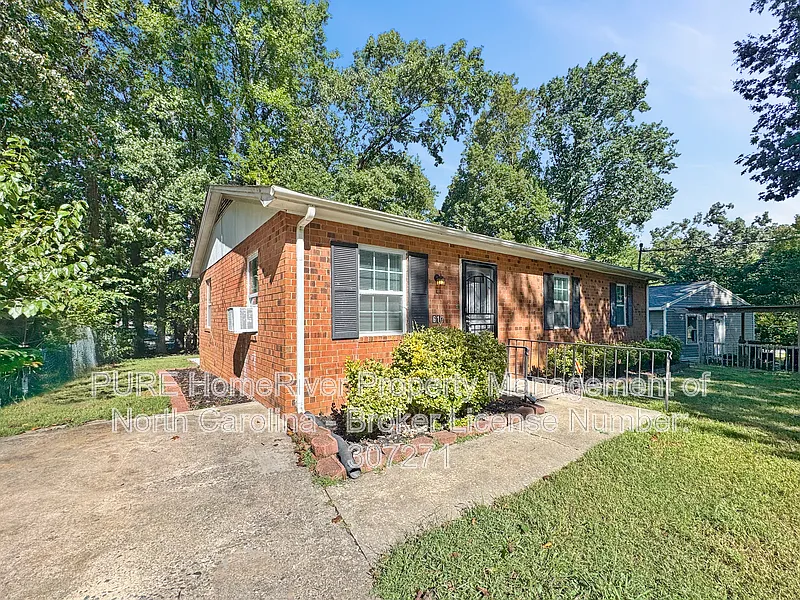 3 bed, 1.0 bath, 1092 sqft, $1,400 — Photo 2