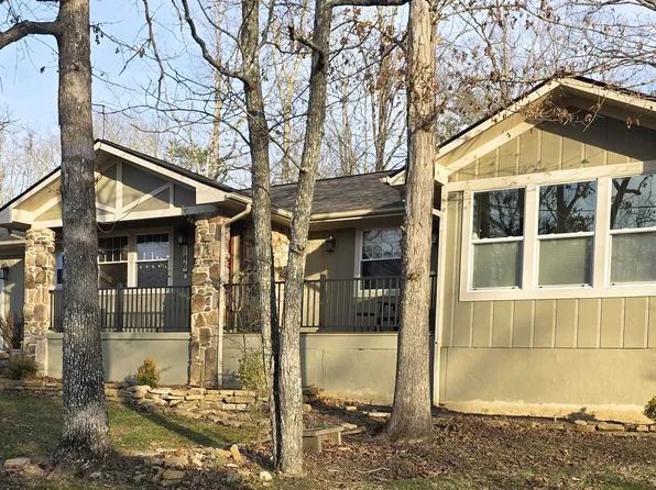 146 Lakeshire Dr, Crossville, TN 38558