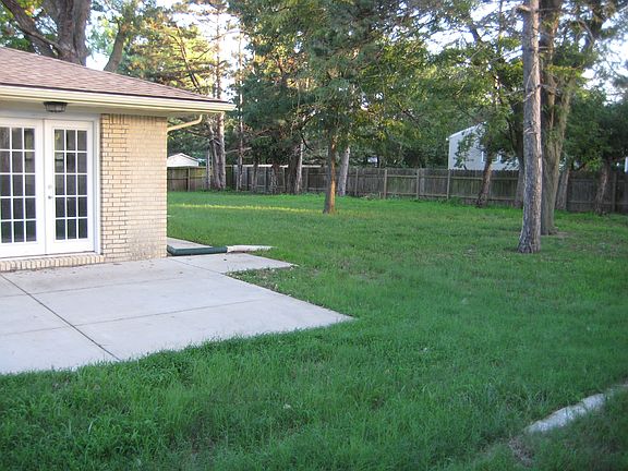 Large Fenced Back Yard