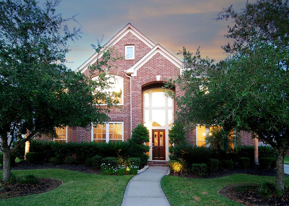 1st image of 2915 Grand Shore Ct