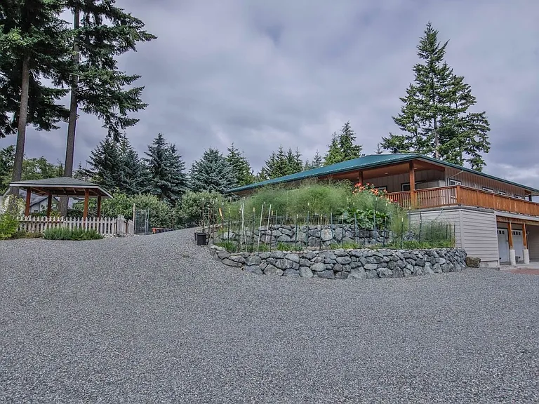 2385 Lake Forest Dr — Photo 29