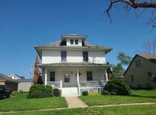 305 Main St, Van Horne, IA 52346