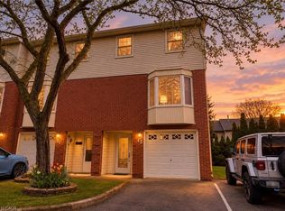 130 Livingston Ave #12, Grimsby, ON L3M 4W5