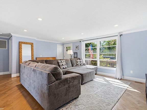 2nd image of 2789 Hickory Lawn Rd