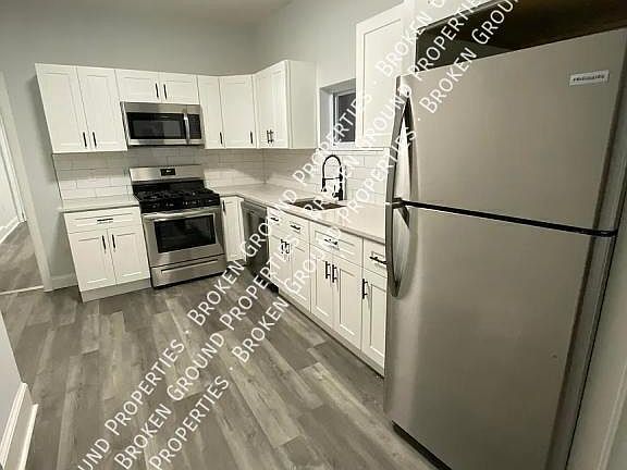 2nd image of 5306 Chestnut St #1