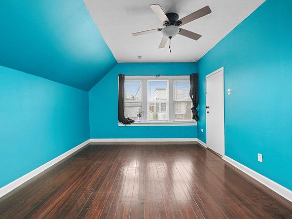 3rd image of 1941 N Mozart St #2
