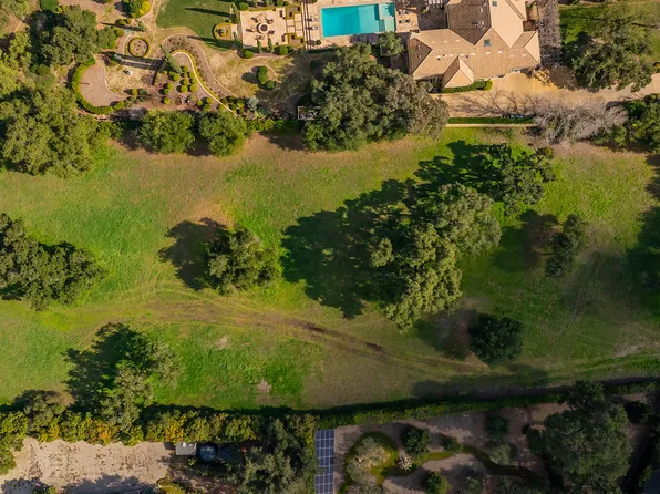 847 Oak Grove Ct, Ojai, CA 93023