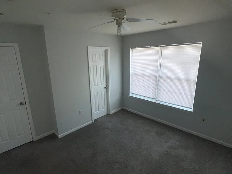 221A Campus Dr #4 — Photo 8