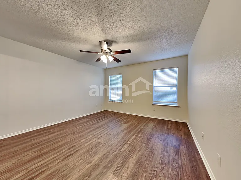 6404 Fern Meadow Dr — Photo 9