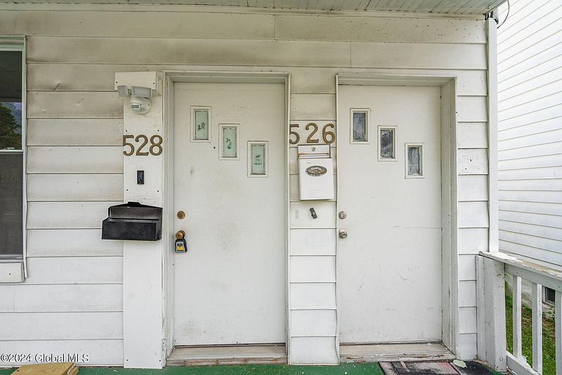 2nd image of 526 Clarendon Street